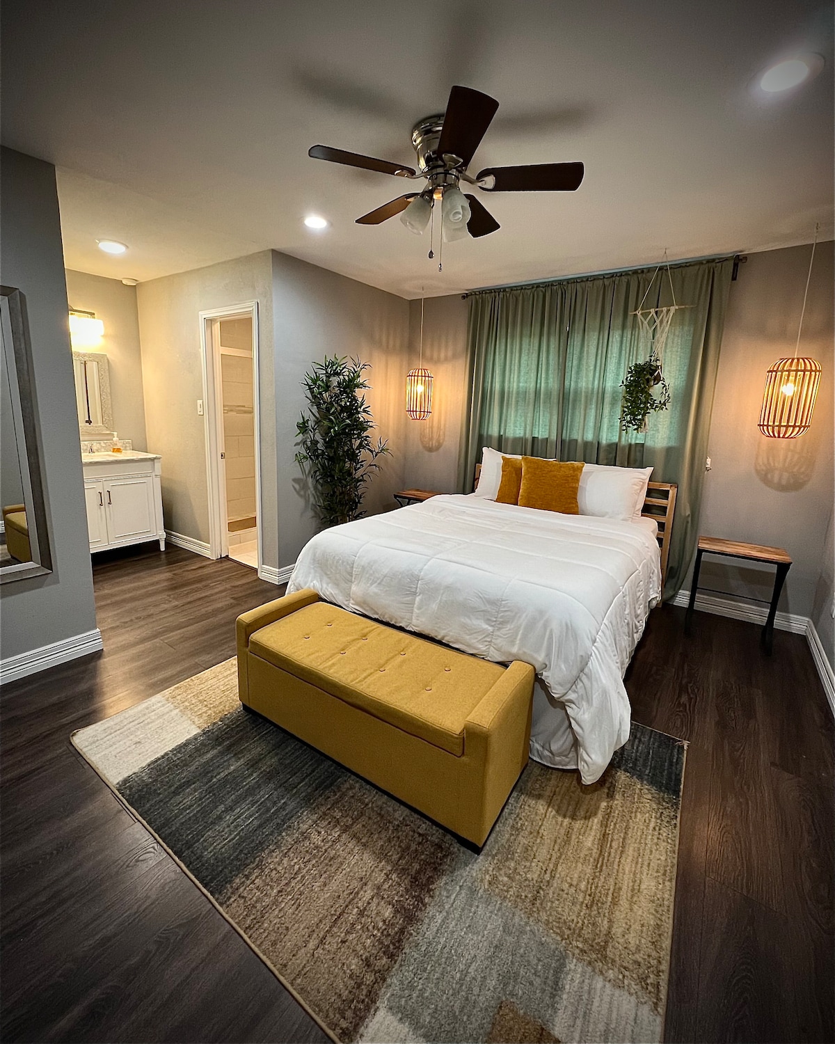 ✵Queen Bed Private Room #5✵ A Perfect 5-Star Stay!