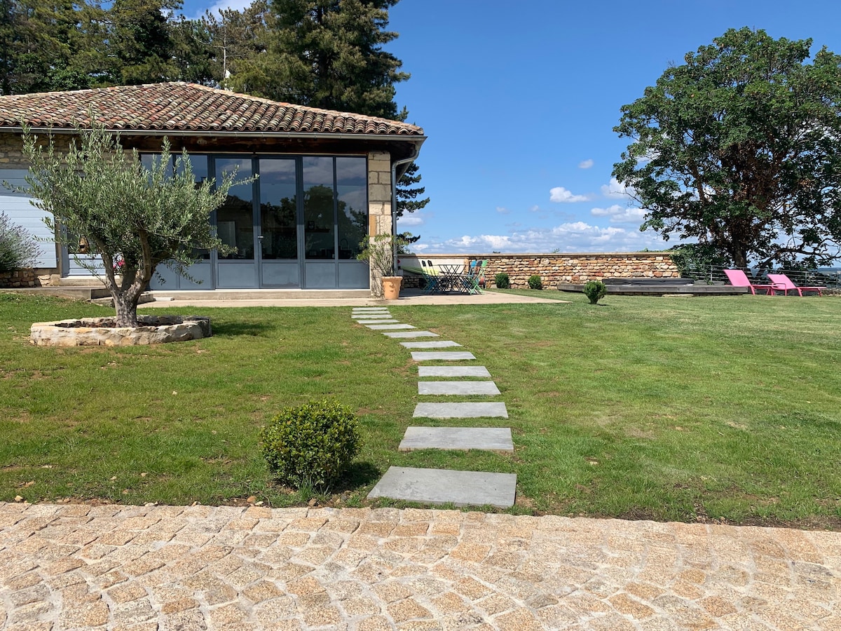 Gîte de charme avec jardin et vue panoramique