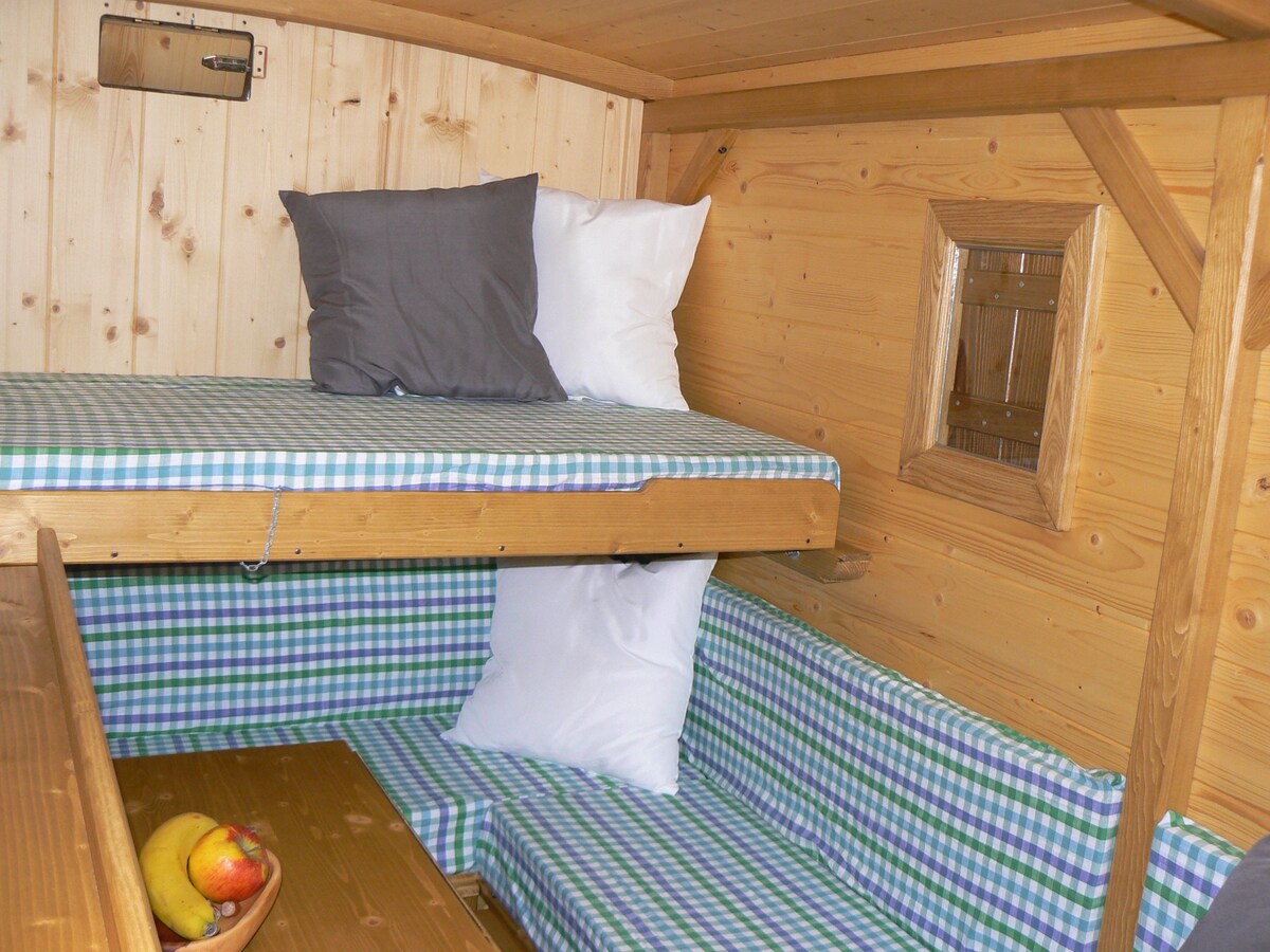 自然医学实践的蜜蜂车Melchger ， （ Wildberg ） ，蜜蜂车， 8平方米， 1间客厅/卧室，最多2人