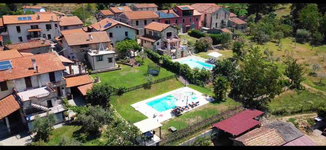 VILLAROSA SPICCIANO Exclusive Villa with pool.