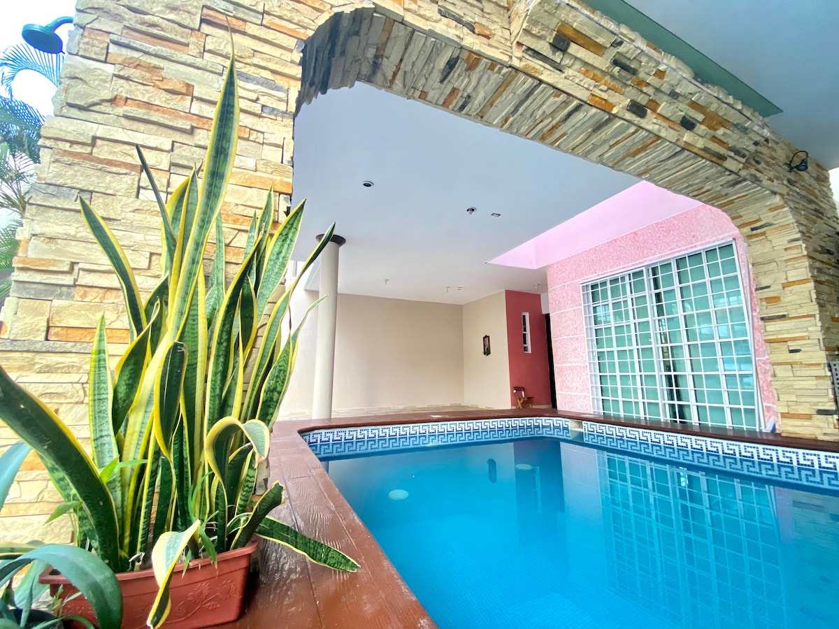 「La Casa de Vero」带有遮阳泳池