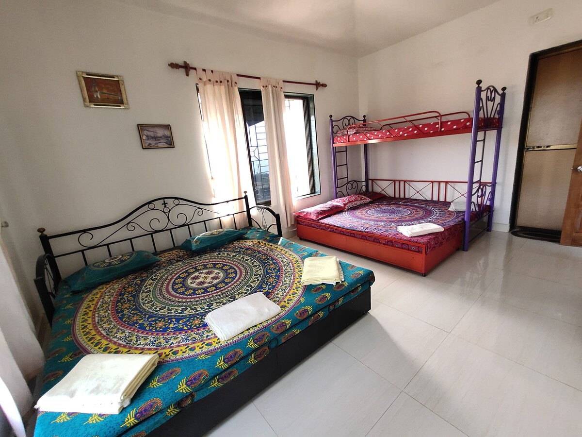 Shree Srushti Homestay- Family Room