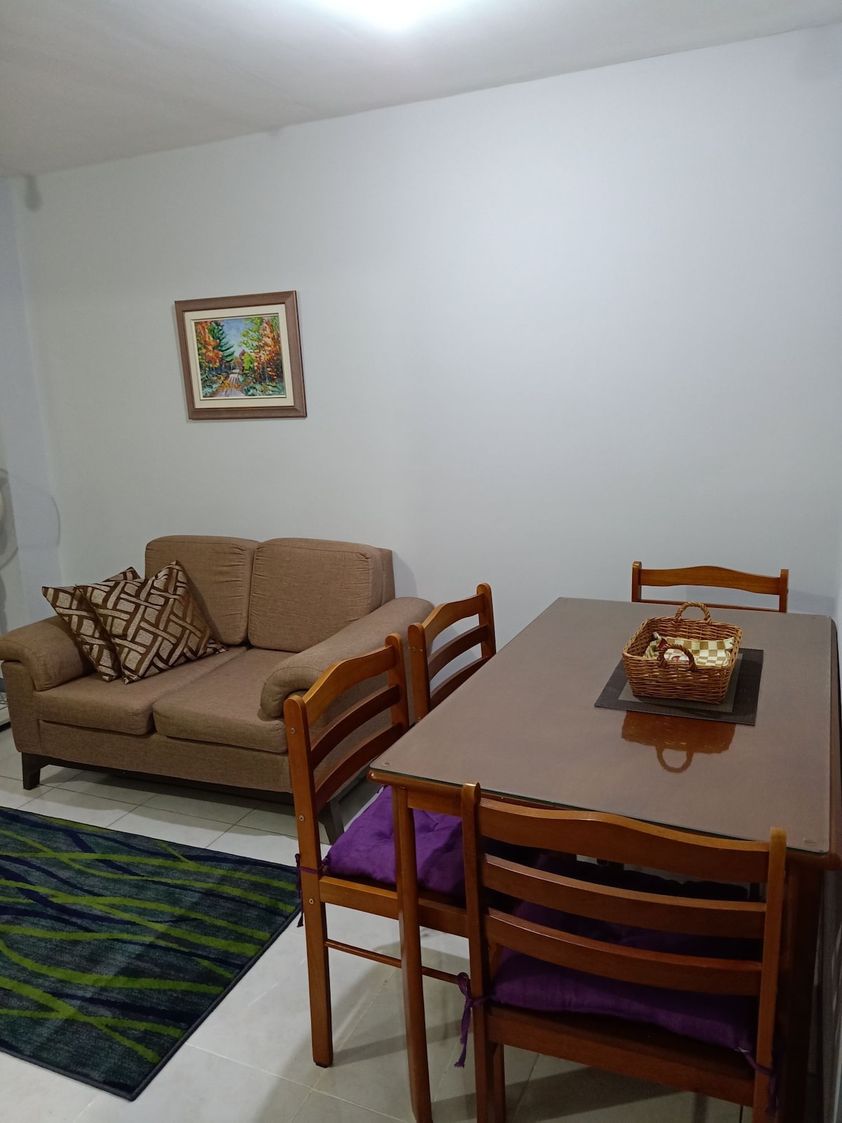 Cozy 2 bedroom unit near Makati with Netflix