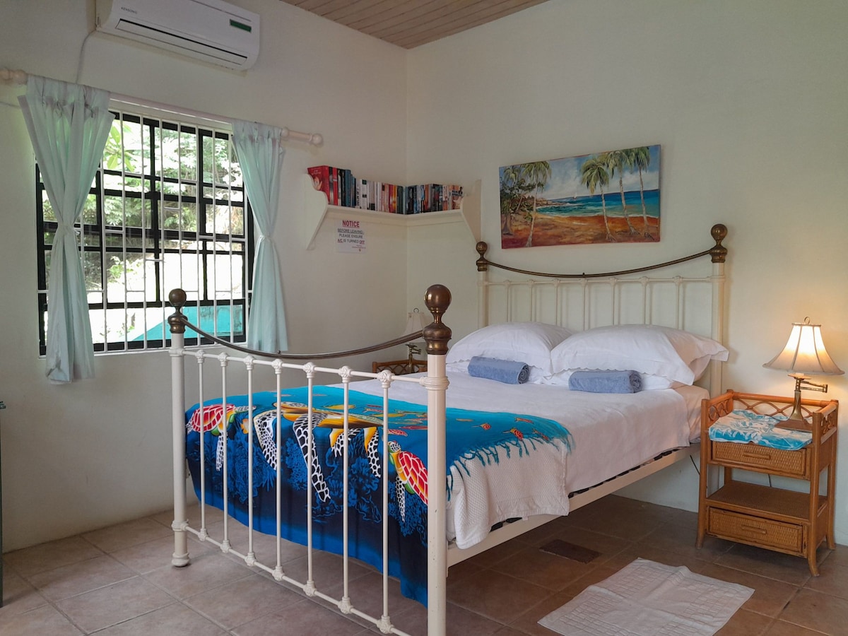 Tamarind Cottages on Benji Bay Beach - Villa Room