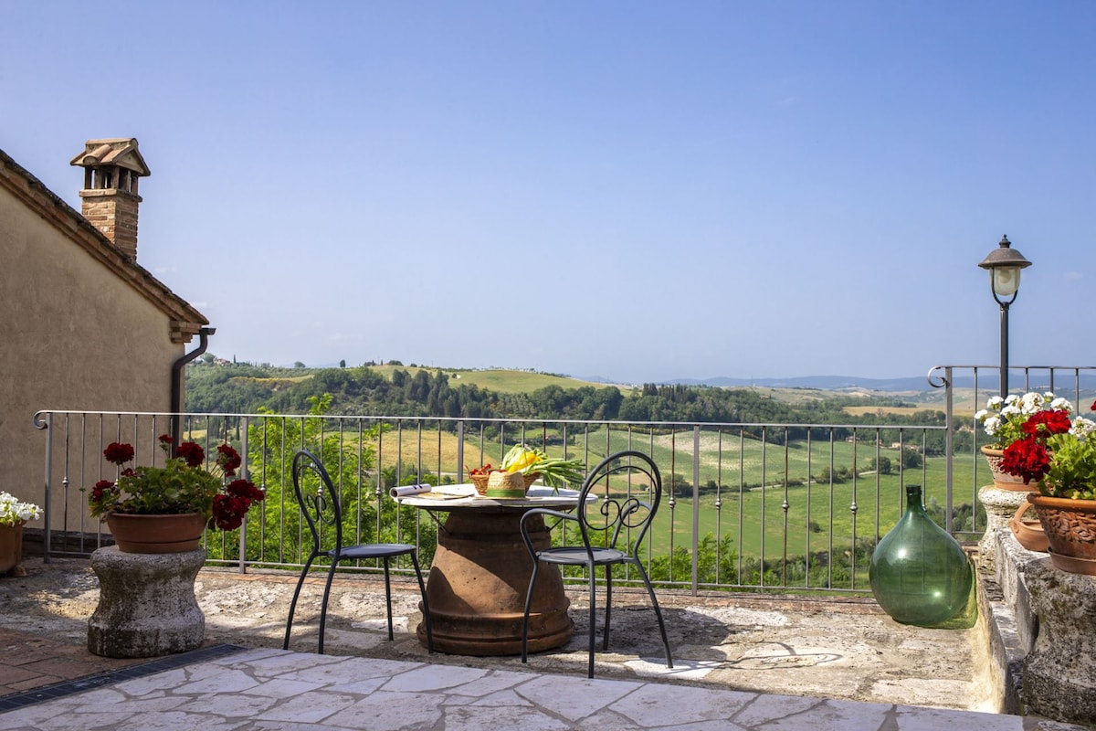 农舍克里特岛塞内西（ Crete Senesi ）。游泳池+壮丽景色