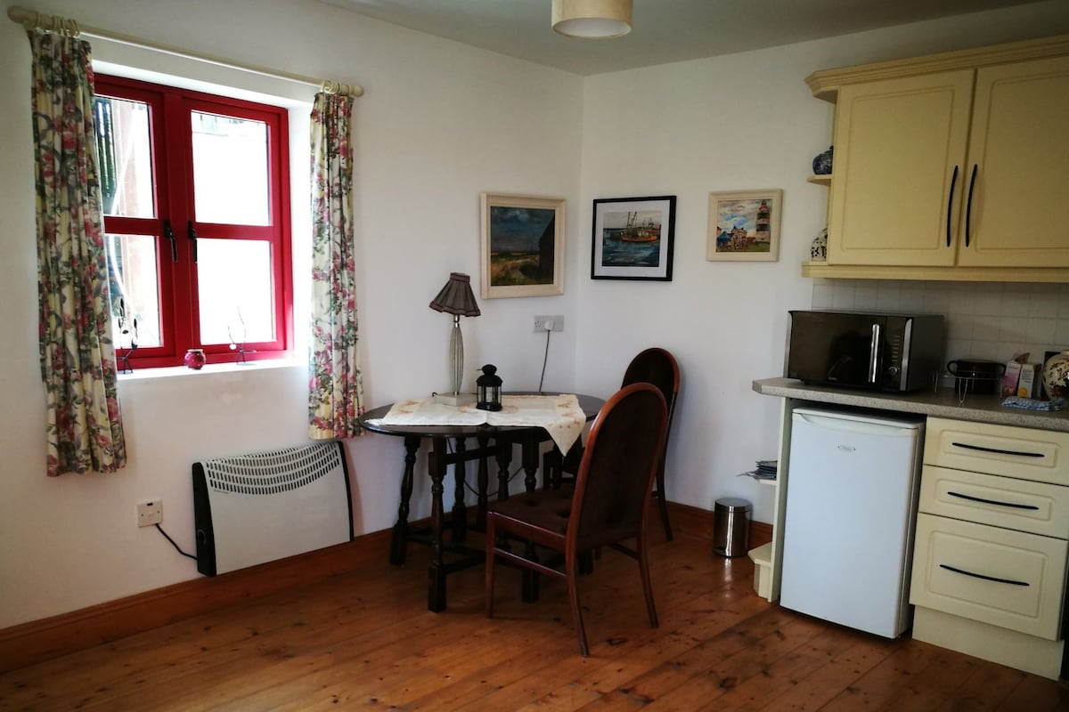 Tacumshin Rosslare Superb Farmyard Seclusion 2/3p