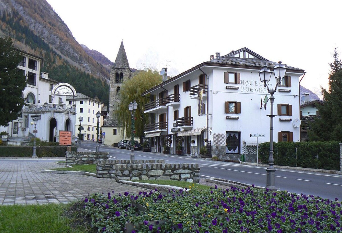 Camera in Hotel e goditi i suoi servizi