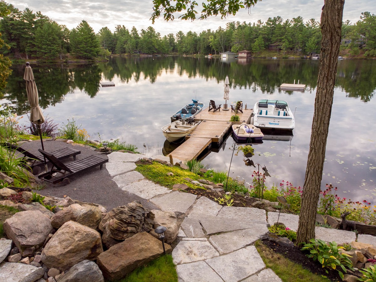 斯托尼湖（ Stoney Lake ）新建的度假屋。