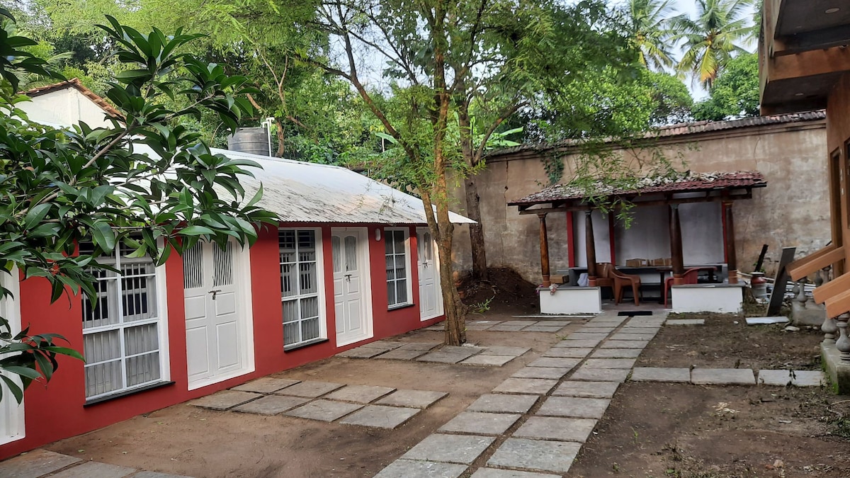 La Heritage room 1 (Near Auroville)