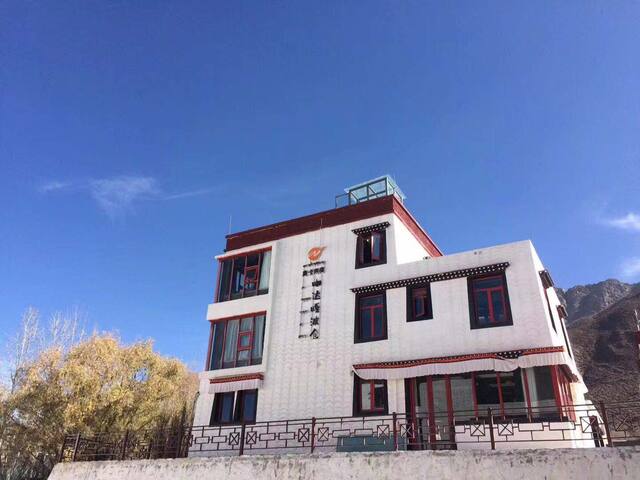 拉萨民宿 · 独立房间 · 9室9卫12床天堂草原之中的藏式别墅5.