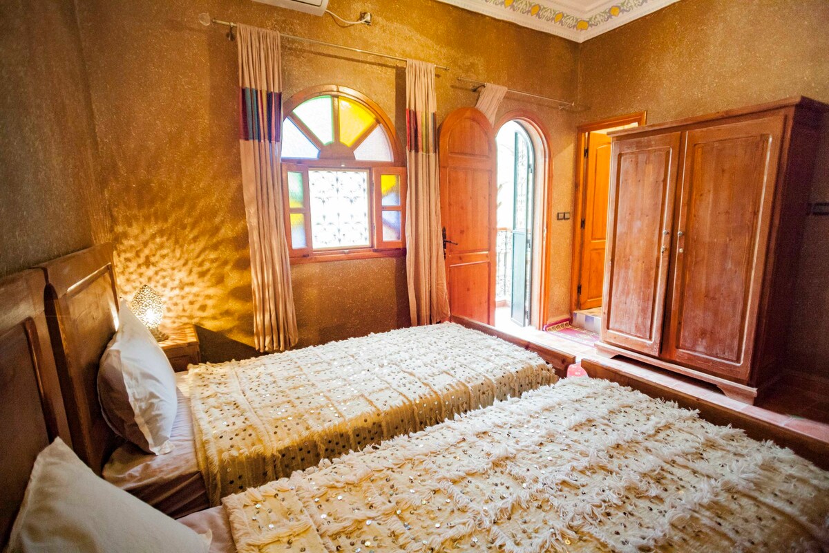 Riad Soleil du Monde的Anamar客房