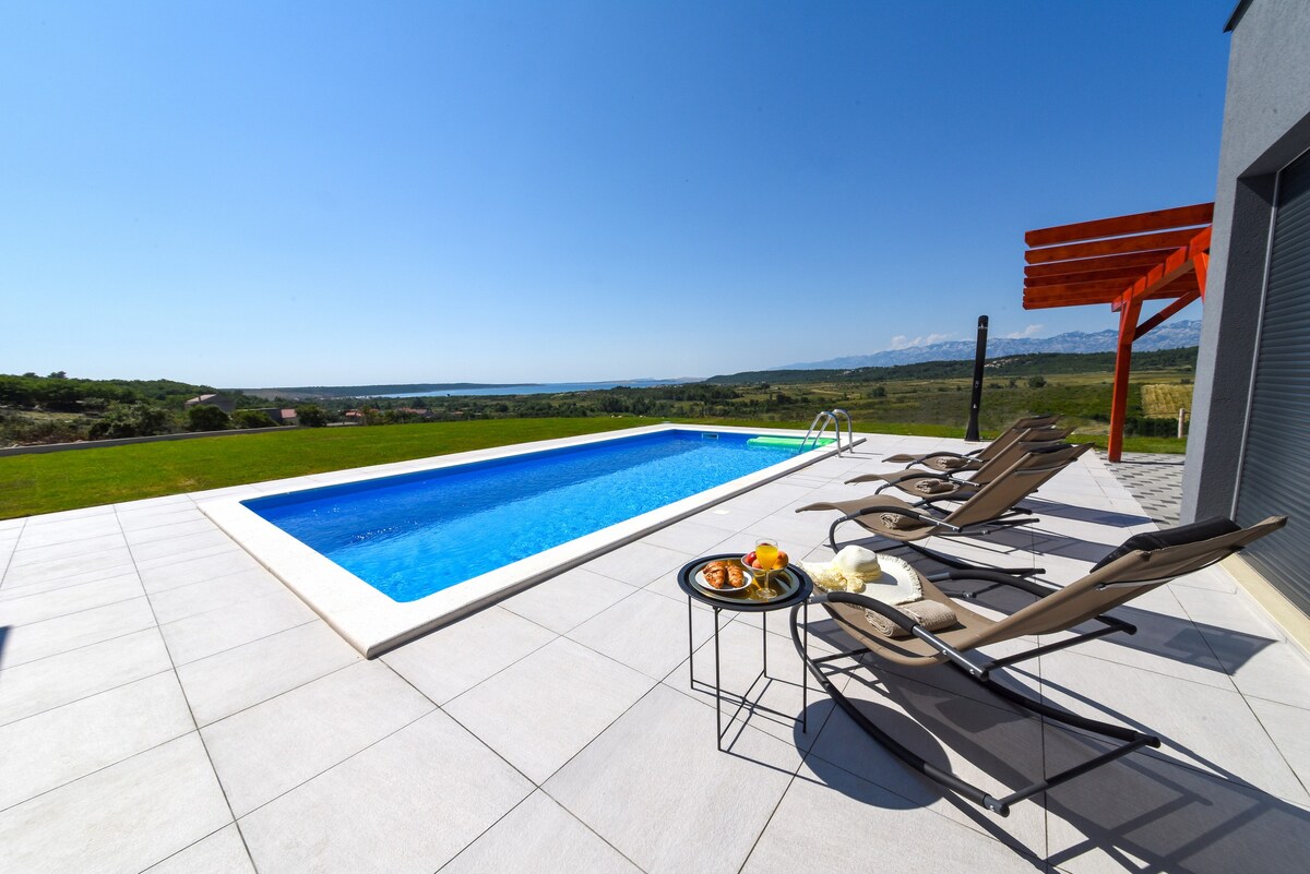 Villa Matak-heated pool with spectacular sea view