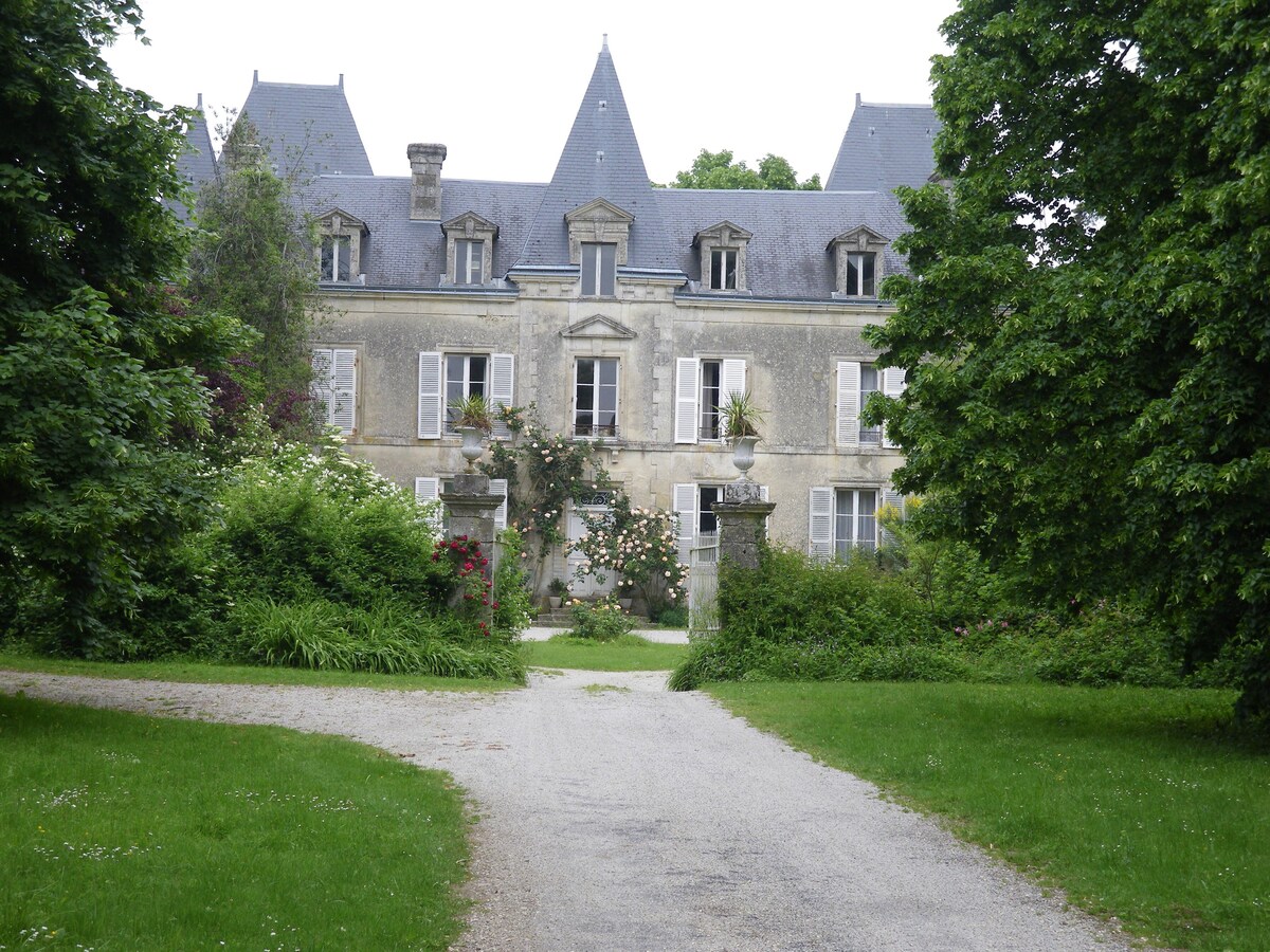 住宿加早餐第2间和第2间城堡（ Ch. jaune ）。