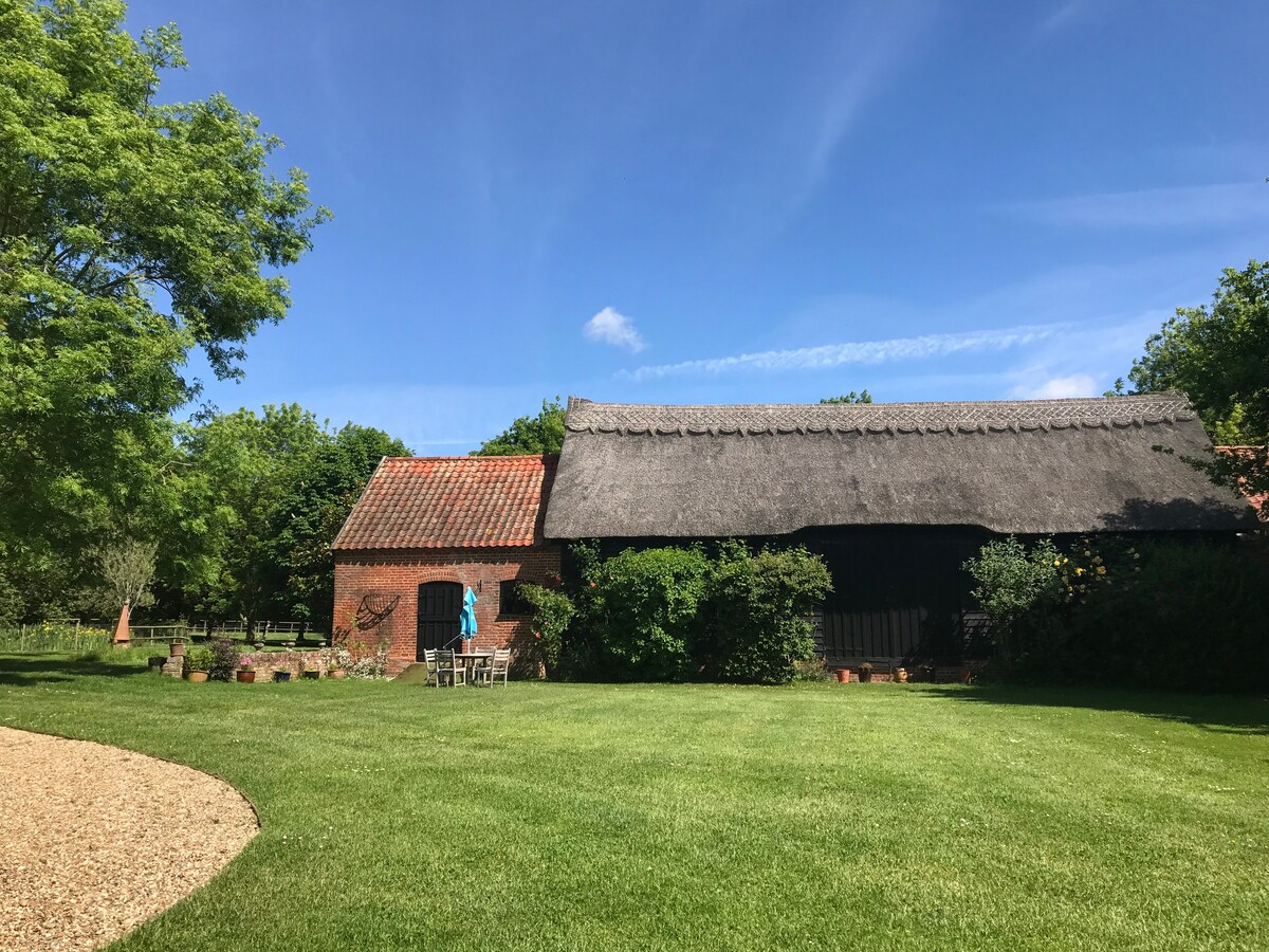 Idyllic Suffolk country barn