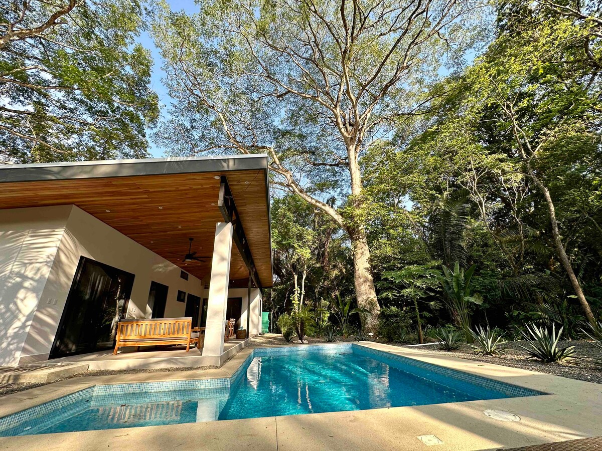 Jungalow-Modern Bungalow Minutes to Beach and Surf