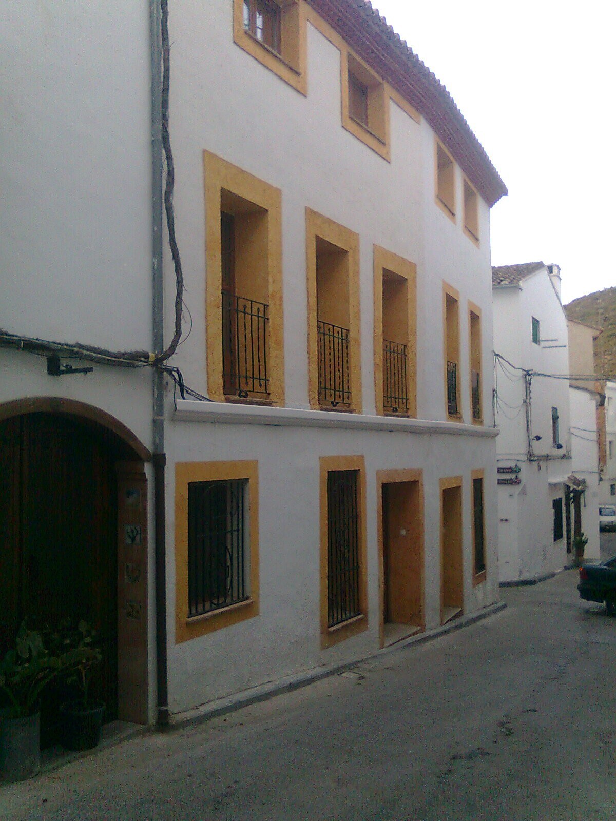 Casa Rural Las Cuevas 3 （ GOLLISNO ）