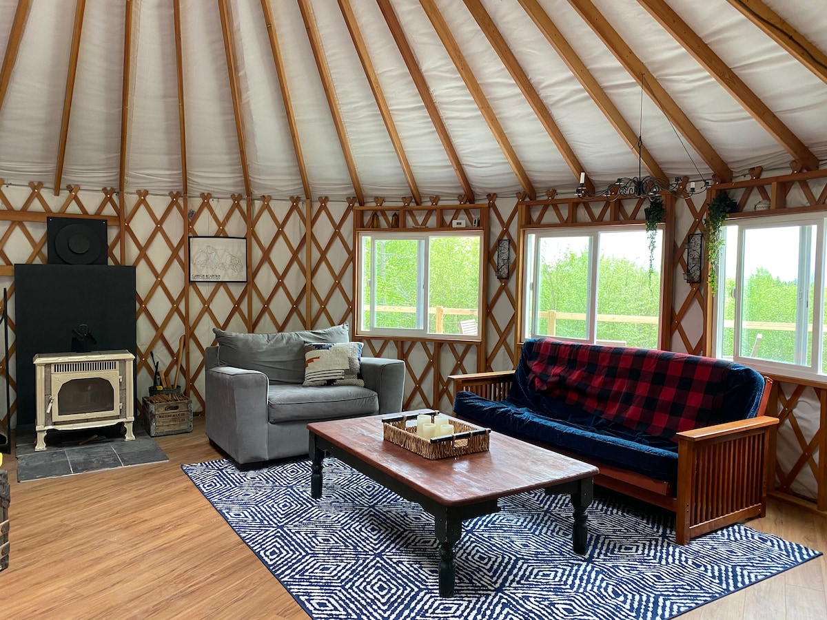 White Mountain Views, Trailside Yurt