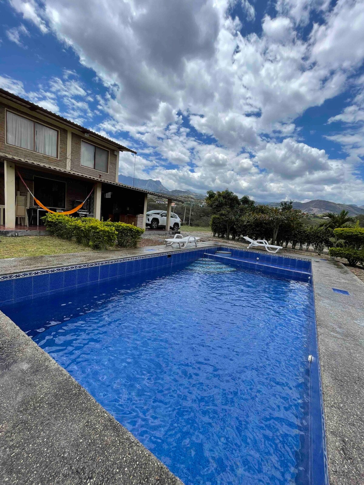 Casa Portón, hermosa villa en Yunguilla.
