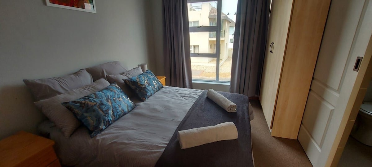 2 Bedroom Apartment with Seaview in Langebaan