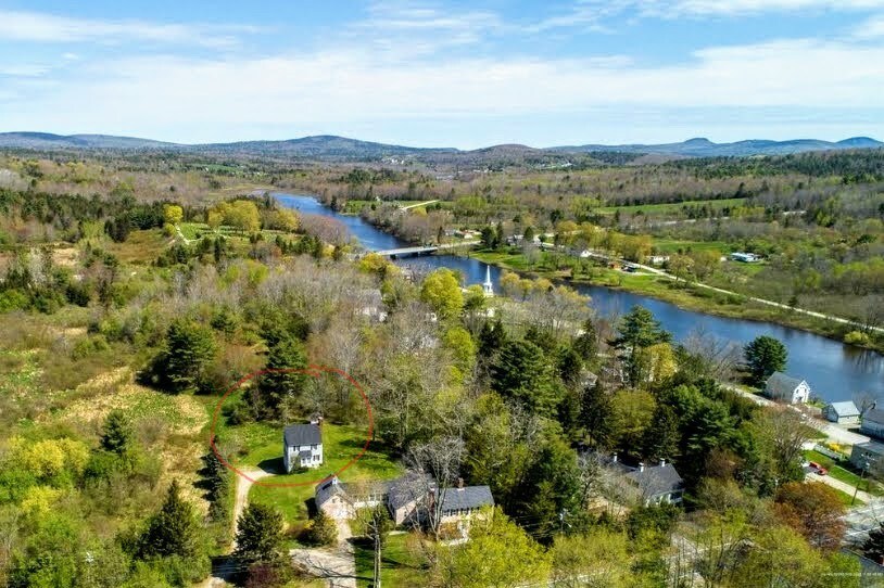 Cozy cottage in Orland Village-Penobscot Bay area