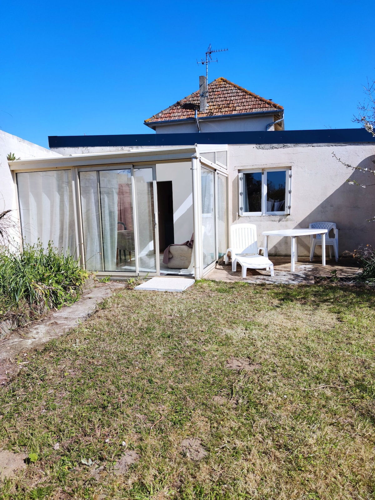 Petite maison indépendante, à 80 m de la mer