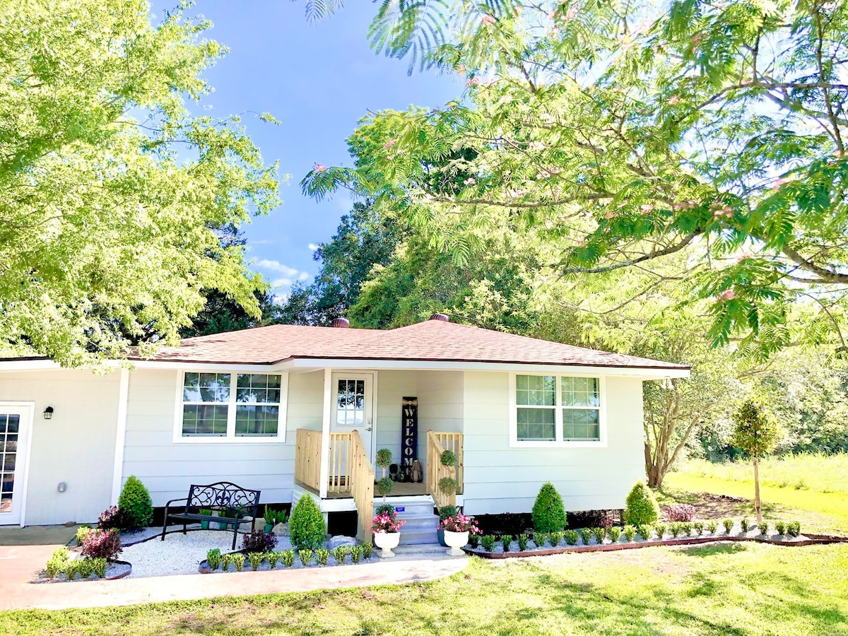 Cedar Cottage Escape on the Bayou