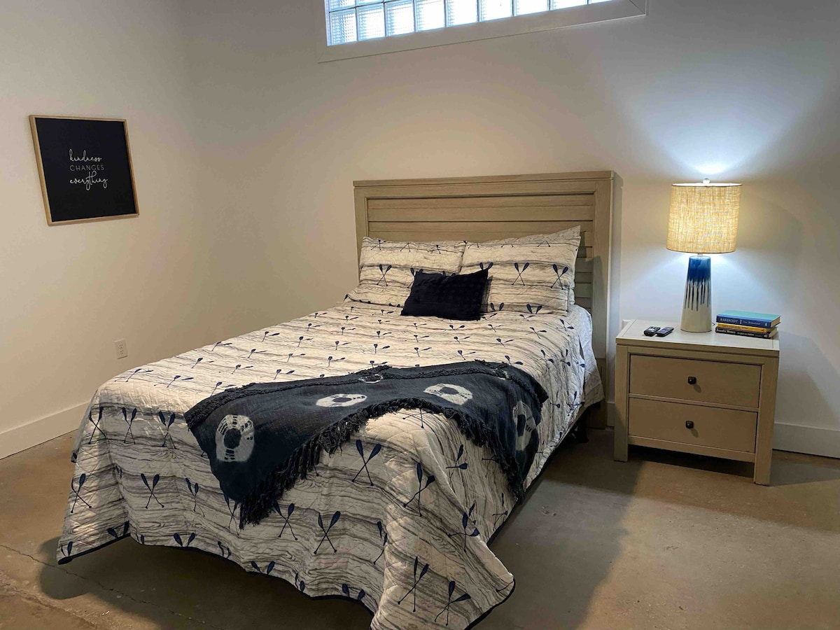 SoDo District Lux Living - 2 bedroom