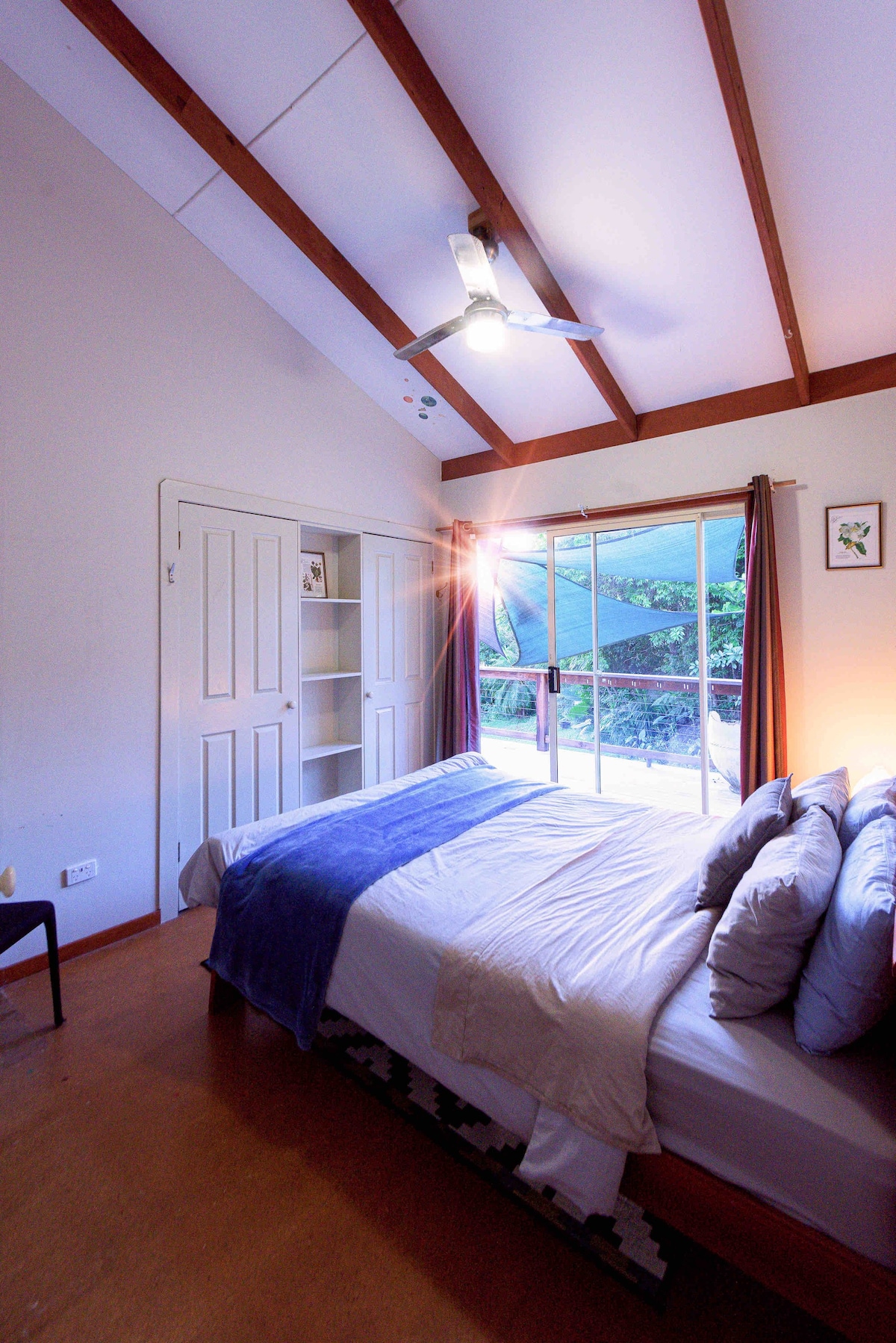 Sunset Ridge - 3 Bedroom Home & Views