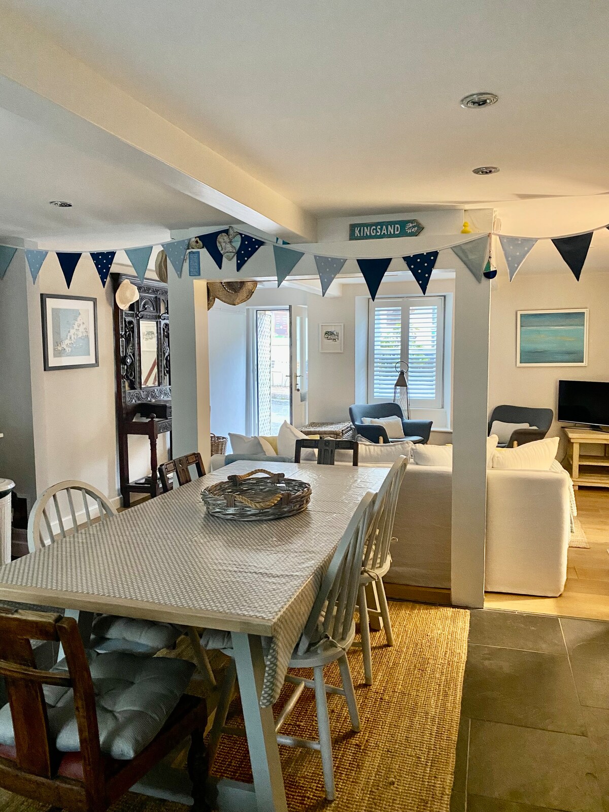 Holiday Cottage by the beach in Cawsand, Cornwall