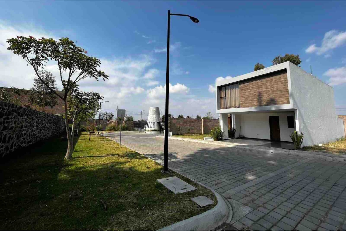 Hermosa Casa a 8 minutos de Angelópolis, Puebla.