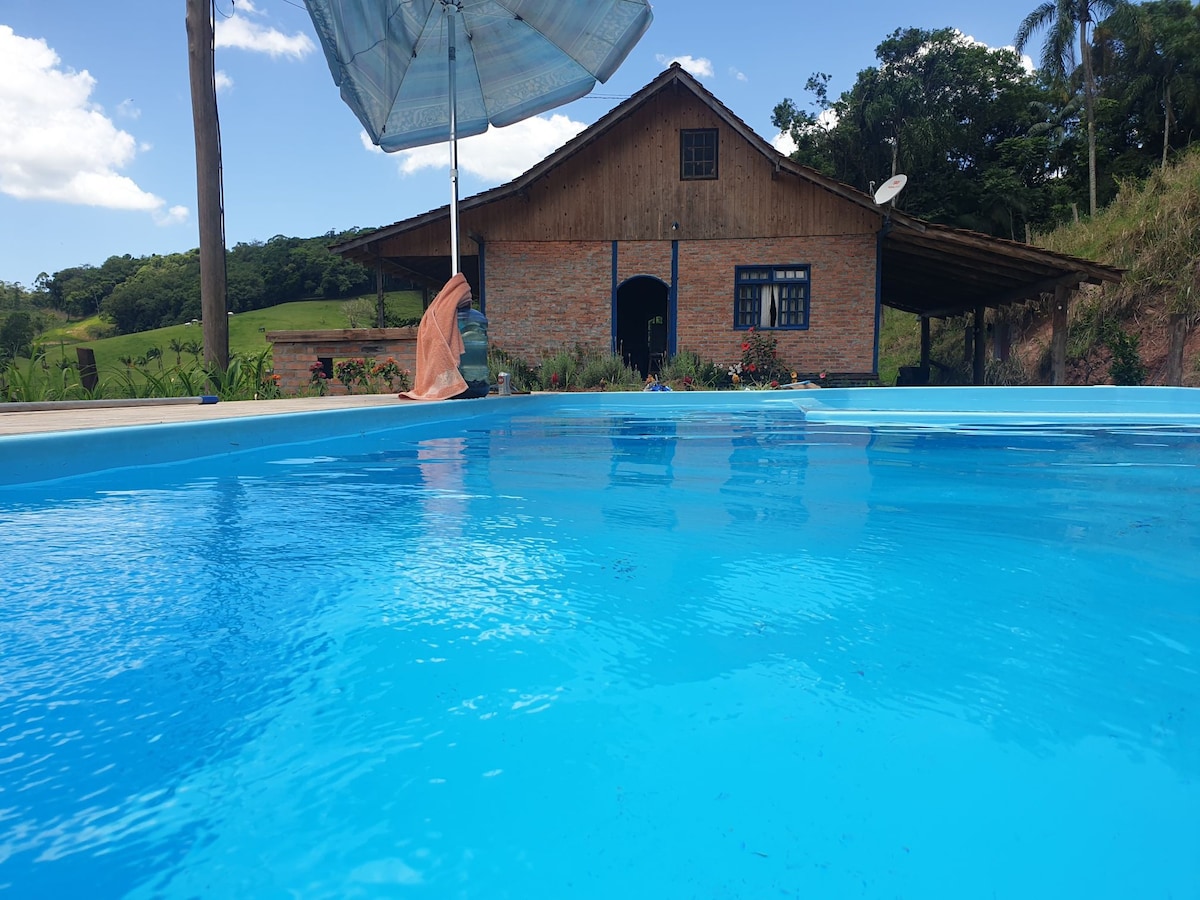 Chalé Rustico com piscina