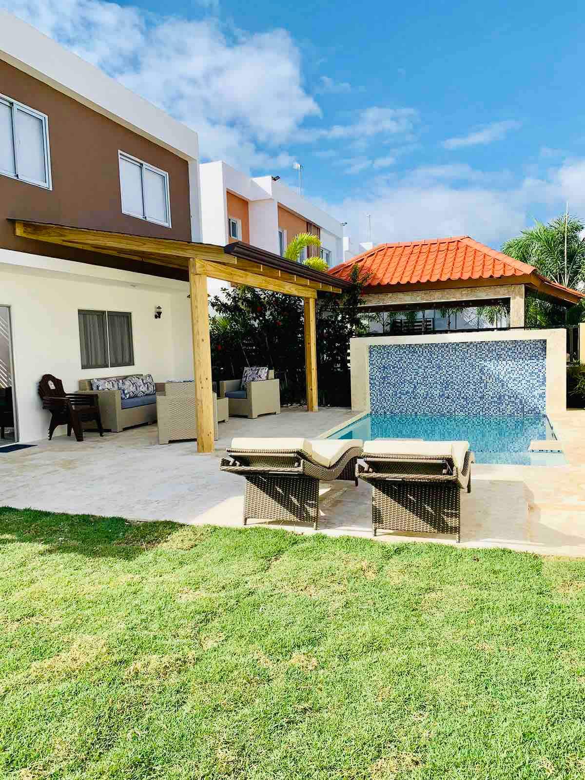 G&G Villa Modern Home With Private Pool & Jacuzzi