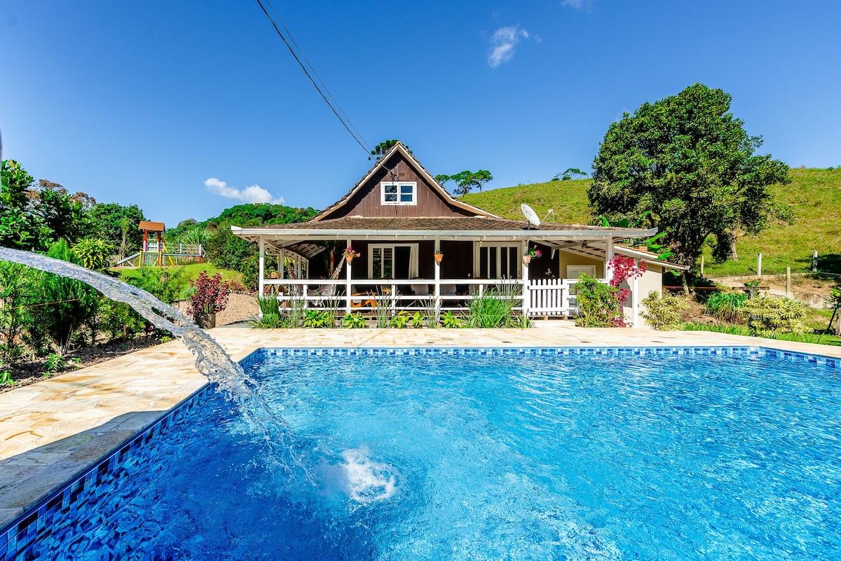 Casa de Campo com Piscina, Playground e Lagoas