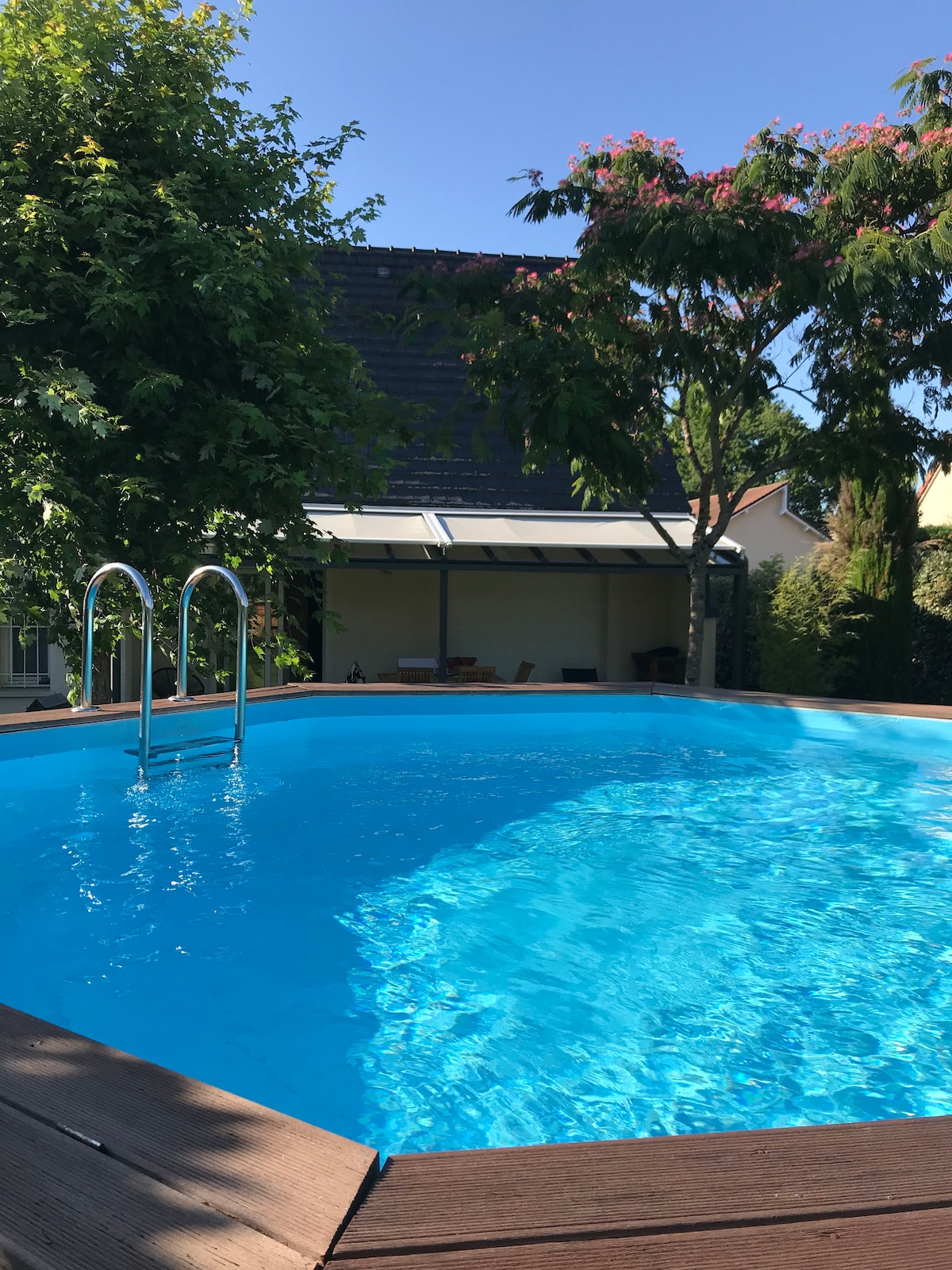 Maison avec piscine au calme