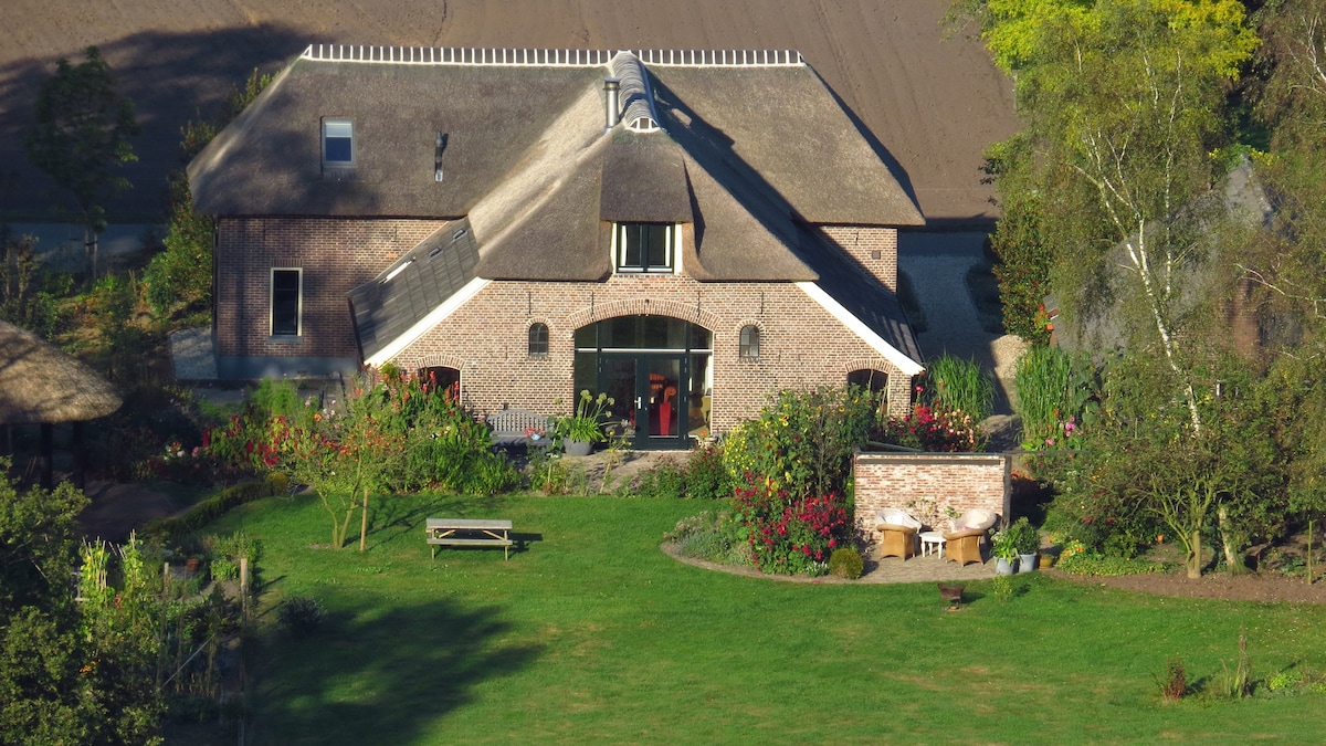 住宿加早餐「In de tuin van Dorth...」