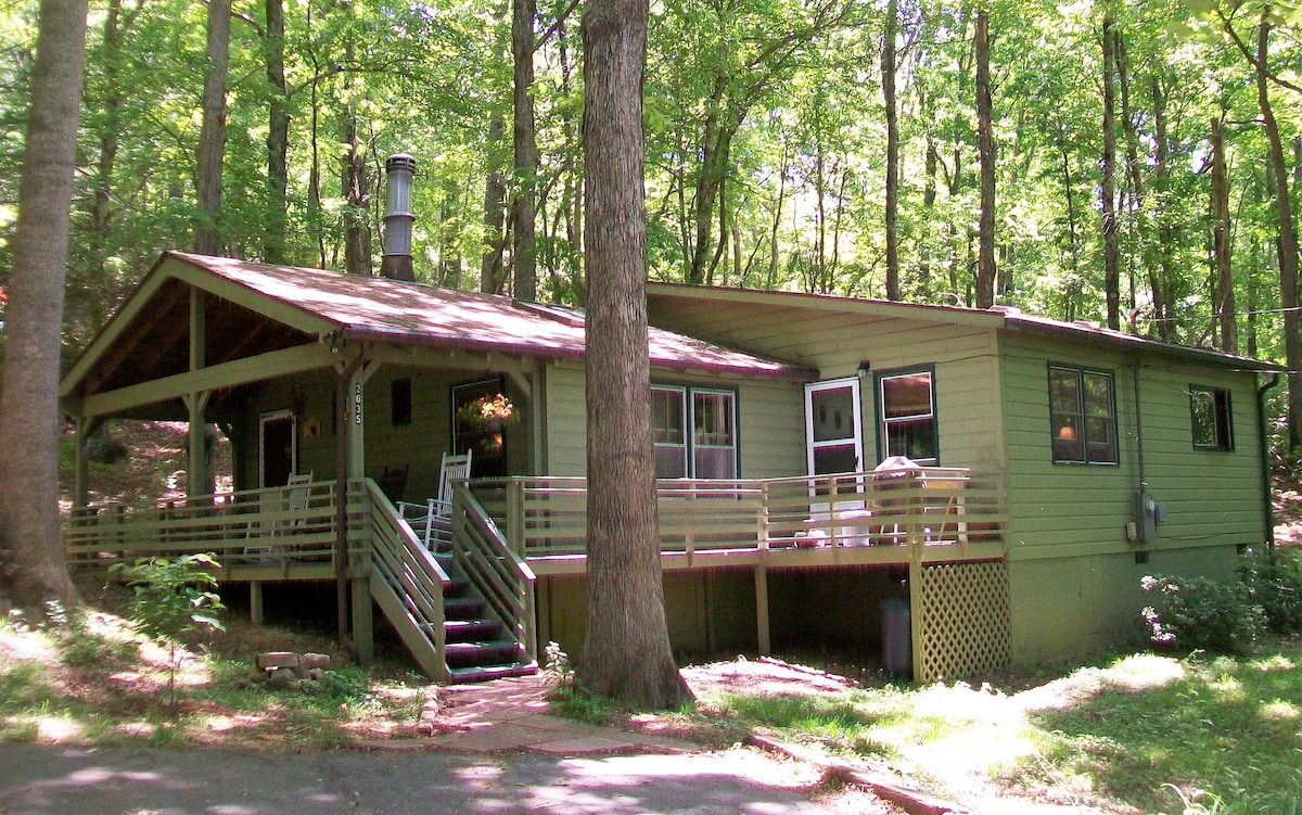 Bears 'Crossing Cabin