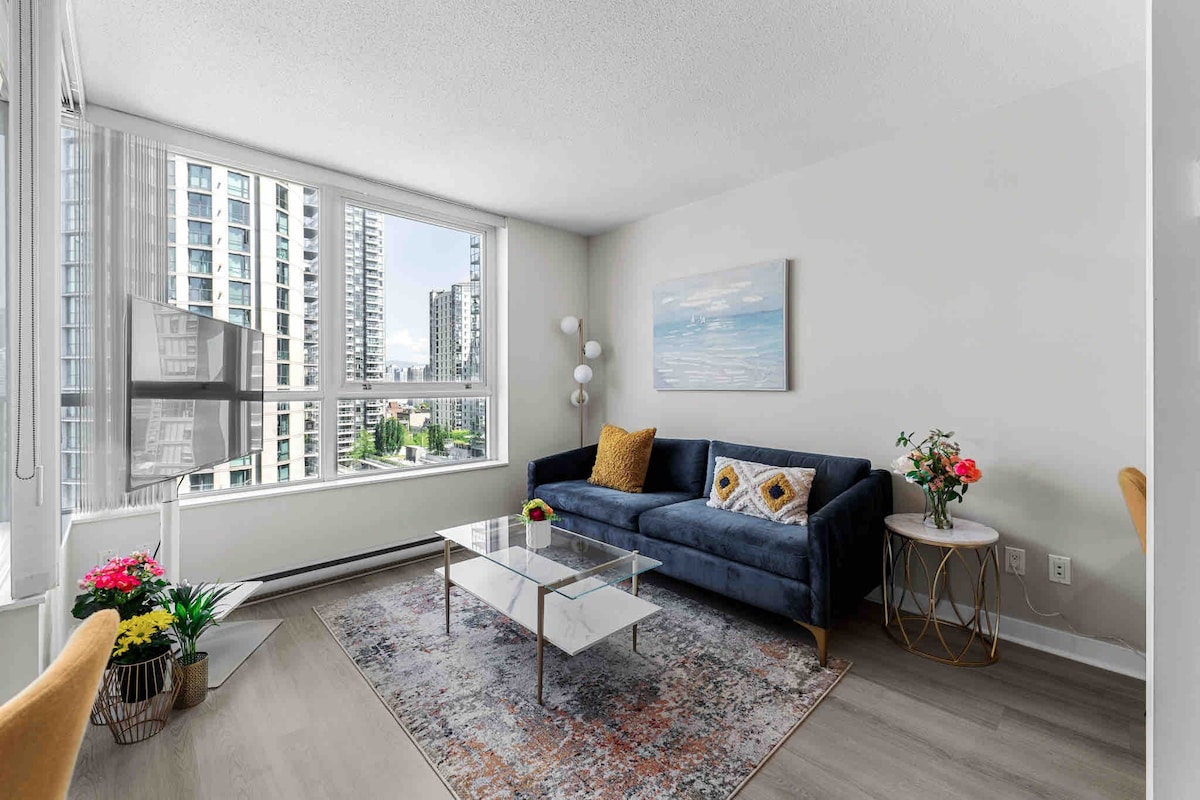 AZ2 - Modern 1BR Yaletown Condo