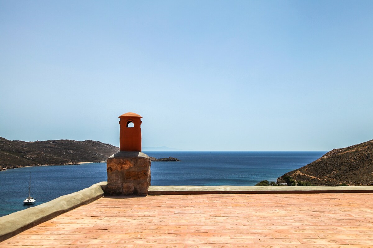 Calmness and Spiritual Patmos Villa, 4BR, 150m SEA
