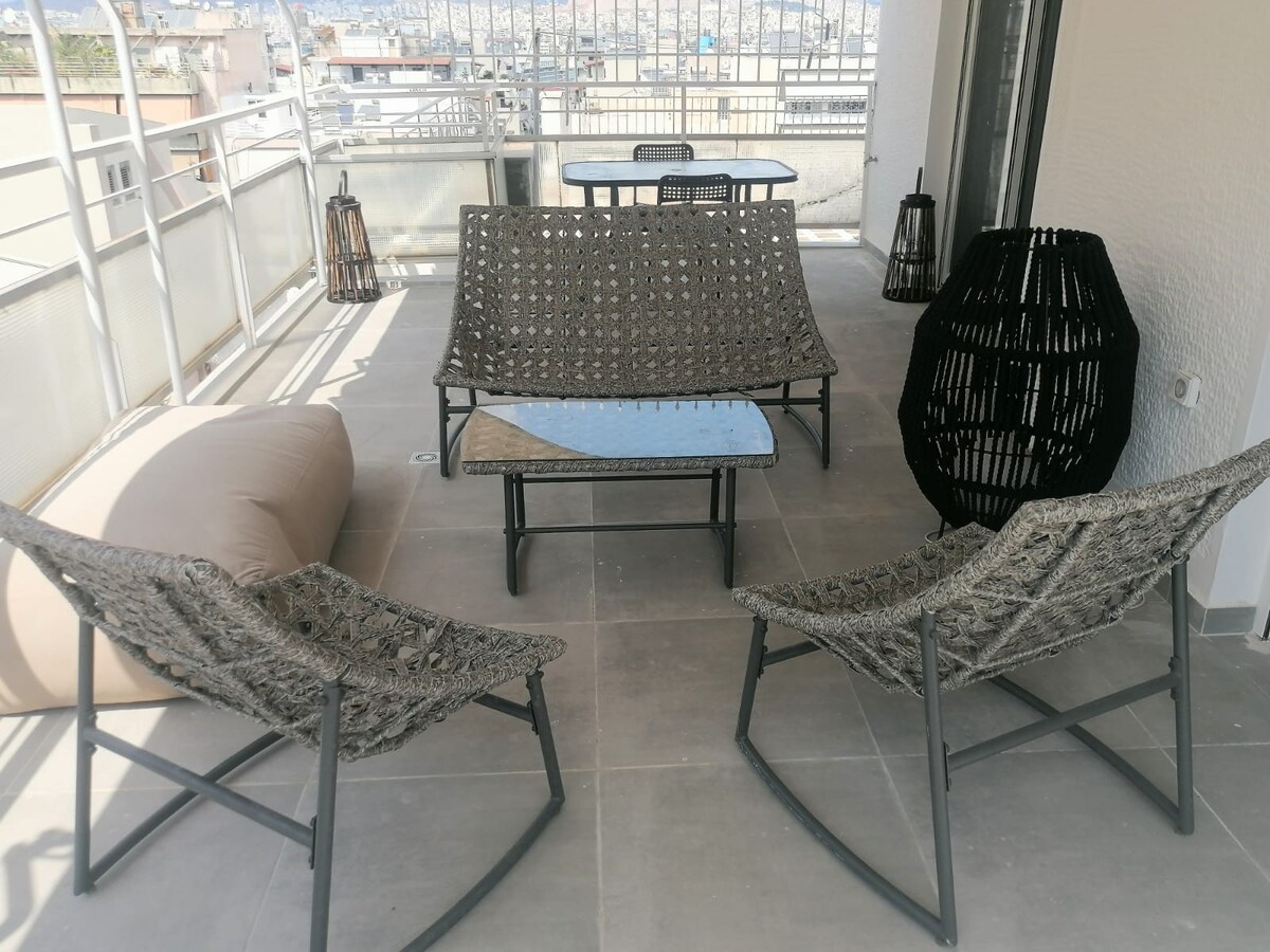 Balcony, New,View,sleeps4, Piraeus port ,wifi (D1)