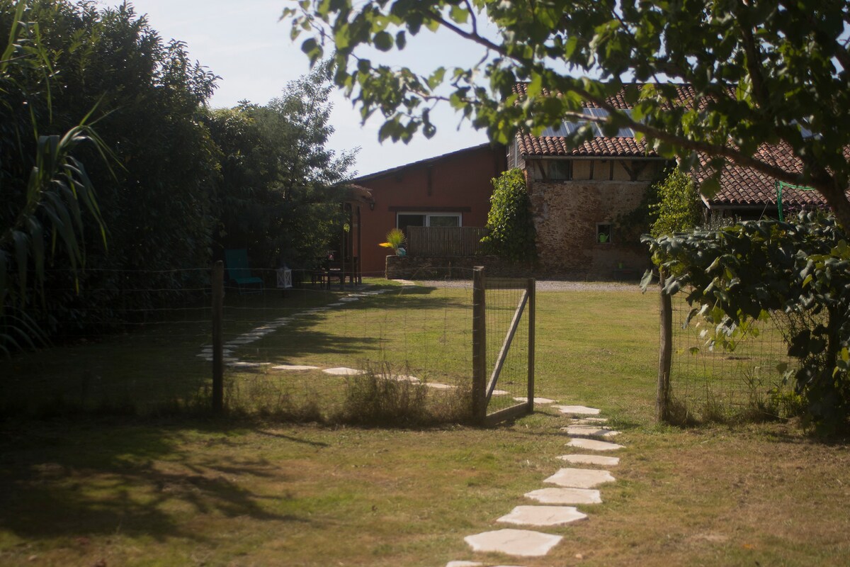 Alaudy Vacances gite écolo piscine et jacuzzi