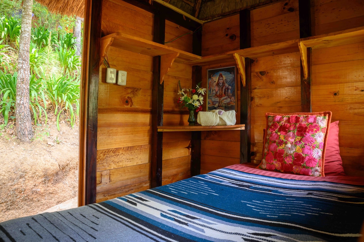 Casa Maitri - single bed mini ecological cabin
