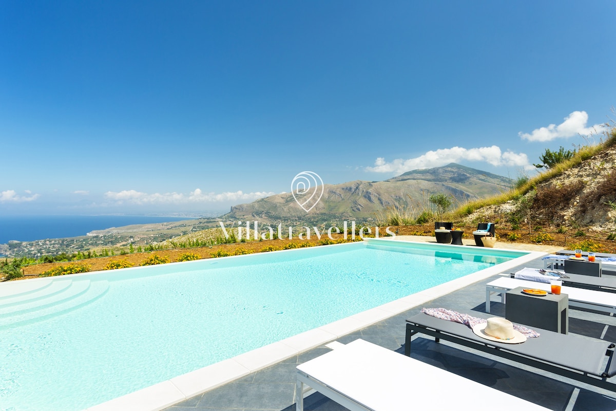 Lovely Villa in Sicily with Pool and Amazing Views