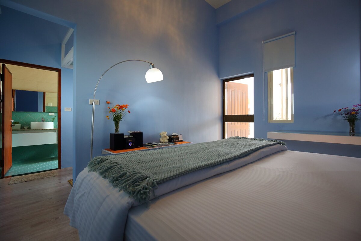 慵懶泡在坲卡夏莊園『101藍庭美雙人房』的大浴缸