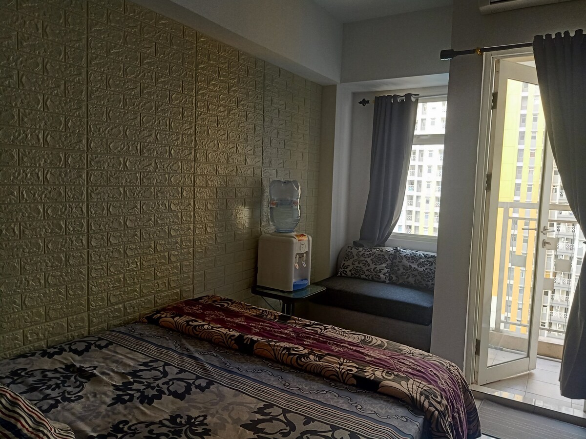 位于Springlake Bekasi的舒适单间公寓