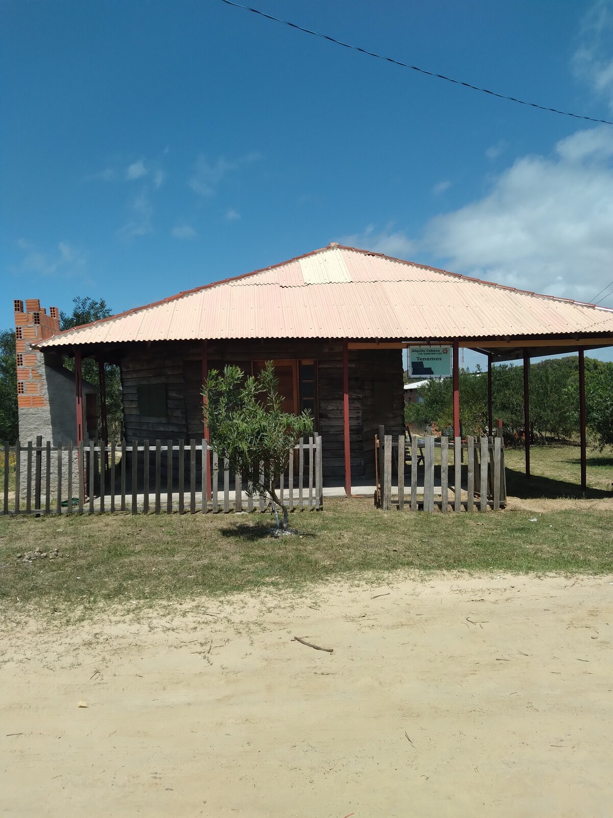 Alugo cabana mobiliada na Barra do Chui Brasil.