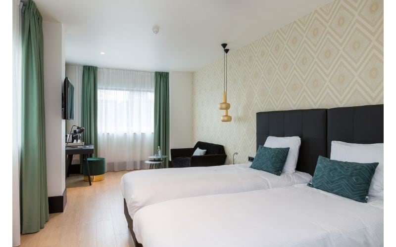 鹿特丹詹姆斯酒店-高级双人客房，带城市景观