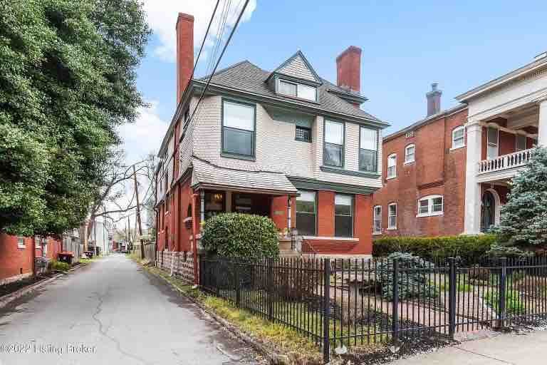 Beautiful Victorian Four Bedroom House