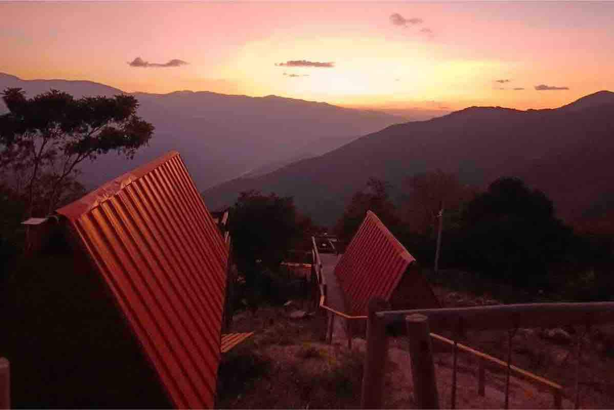 Chalet privado, camping, vista hacia el cañón.