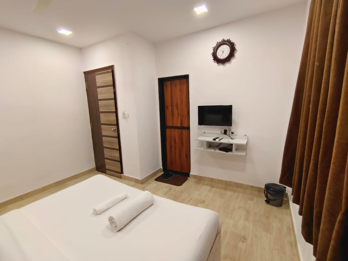 Fascinate room in kandivali east