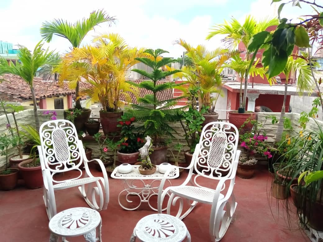 Oasis with balcony and WiFi in the city center.